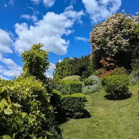 Elegant Lakeview Retreat With Garden Just 5 Minutes From Varenna